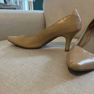 Life Stride 2” pumps